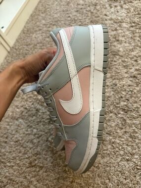 Nike Women’s Low-Top Sneaker in Pink Oxford